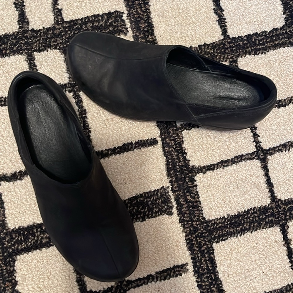 Patagonia Better Clogs Women's Size 8.5 Black Leather Slides Slip Comfort Shoes - Picture 2 of 5